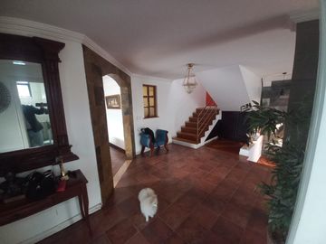 Espectacular Casa a la Venta sector Cumbaya, Urb. Santa Lucía