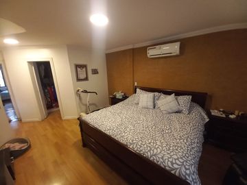 Espectacular Casa a la Venta sector Cumbaya, Urb. Santa Lucía
