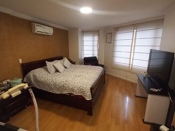 Espectacular Casa a la Venta sector Cumbaya, Urb. Santa Lucía