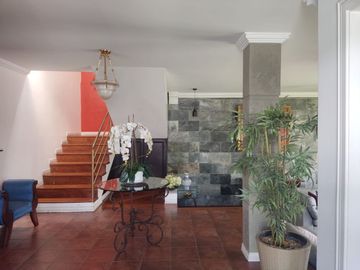 Espectacular Casa a la Venta sector Cumbaya, Urb. Santa Lucía