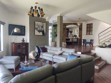 Espectacular Casa a la Venta sector Cumbaya, Urb. Santa Lucía