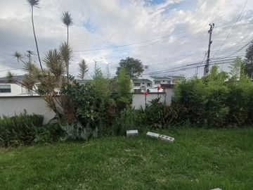 Espectacular Casa a la Venta sector Cumbaya, Urb. Santa Lucía