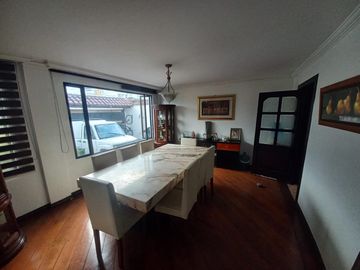 Espectacular Casa a la Venta sector Cumbaya, Urb. Santa Lucía