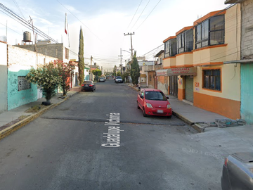VENDO CASA EN LOMA BONITA, NEZAHUALCOYOTL CERCA AEROPUERTO CDMX