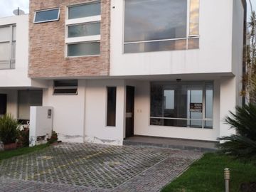 En Venta Linda Casa Tumbaco - Sector El Arenal