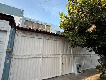 Casa en Venta en Jardines del Country, Guadalajara, Jalisco