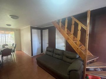 VENDE AMPLIA CASA MAULE