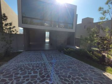 Casa en Venta con 4 recamaras, Bosque Country, León Guanajuato
