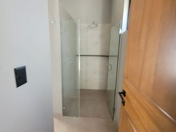 Casa en Venta con 4 recamaras, Bosque Country, León Guanajuato