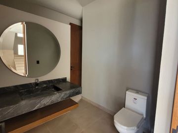 Casa en Venta con 4 recamaras, Bosque Country, León Guanajuato