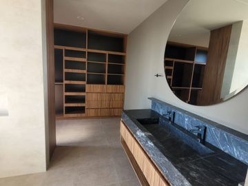 Casa en Venta con 4 recamaras, Bosque Country, León Guanajuato