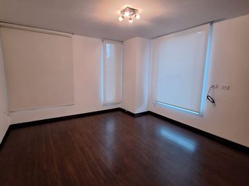VENTA  PENTHOUSE CALLE SUIZA Y AV. ELOY ALFARO