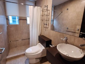 VENTA  PENTHOUSE CALLE SUIZA Y AV. ELOY ALFARO