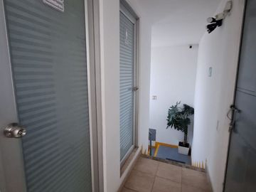 VENTA  PENTHOUSE CALLE SUIZA Y AV. ELOY ALFARO