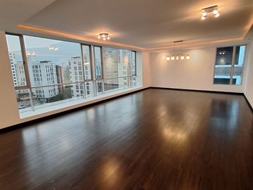VENTA  PENTHOUSE CALLE SUIZA Y AV. ELOY ALFARO
