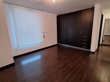 VENTA  PENTHOUSE CALLE SUIZA Y AV. ELOY ALFARO