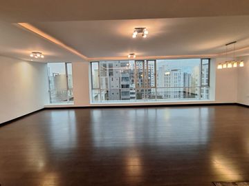 VENTA  PENTHOUSE CALLE SUIZA Y AV. ELOY ALFARO