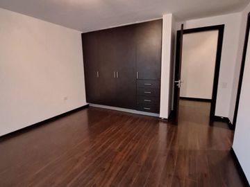 VENTA  PENTHOUSE CALLE SUIZA Y AV. ELOY ALFARO