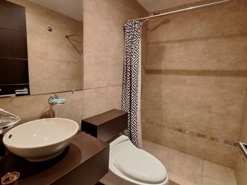 VENTA  PENTHOUSE CALLE SUIZA Y AV. ELOY ALFARO