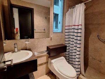 VENTA  PENTHOUSE CALLE SUIZA Y AV. ELOY ALFARO