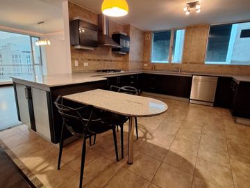 VENTA  PENTHOUSE CALLE SUIZA Y AV. ELOY ALFARO
