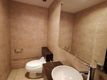 VENTA  PENTHOUSE CALLE SUIZA Y AV. ELOY ALFARO