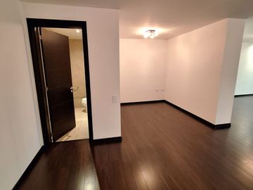 VENTA  PENTHOUSE CALLE SUIZA Y AV. ELOY ALFARO
