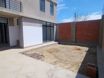 URB. BOULEVARD DE MIRAFLORES COUNTRY CLUB  1
