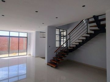 URB. BOULEVARD DE MIRAFLORES COUNTRY CLUB  1