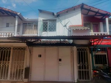 CASA EN VENTA SECTOR HIERBABUENA VILLAVICENCIO