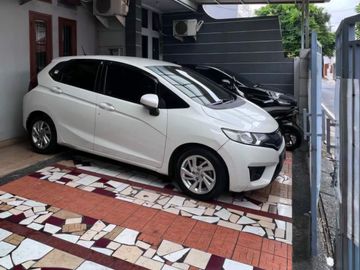 Rumah dan kost di pejompogan bendungan hilir jakarta pusat