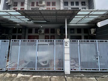 Rumah dan kost di pejompogan bendungan hilir jakarta pusat