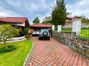 SE VENDE CASA EN SANGOLQUÍ – CONJUNTO PUEBLO VIEJO DE SANTA ANA
