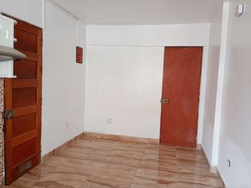 VENTA DE AMPLIO DEPARTAMENTO-PRIMER PISO-EN VILLA MARIA DEL TRIUNFO