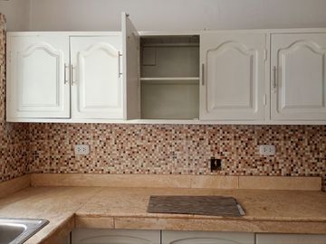 VENTA DE AMPLIO DEPARTAMENTO-PRIMER PISO-EN VILLA MARIA DEL TRIUNFO