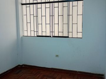 VENTA DE AMPLIO DEPARTAMENTO-PRIMER PISO-EN VILLA MARIA DEL TRIUNFO
