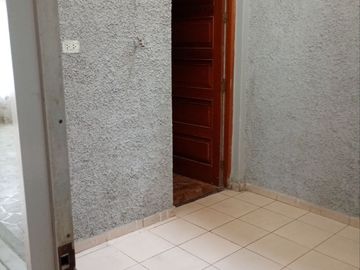 VENTA DE AMPLIO DEPARTAMENTO-PRIMER PISO-EN VILLA MARIA DEL TRIUNFO