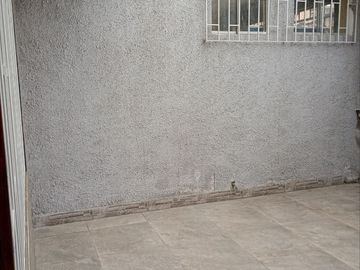 VENTA DE AMPLIO DEPARTAMENTO-PRIMER PISO-EN VILLA MARIA DEL TRIUNFO