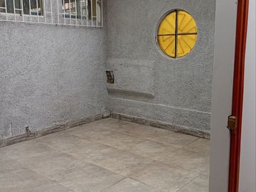 VENTA DE AMPLIO DEPARTAMENTO-PRIMER PISO-EN VILLA MARIA DEL TRIUNFO