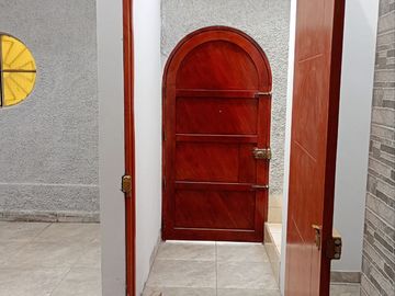 VENTA DE AMPLIO DEPARTAMENTO-PRIMER PISO-EN VILLA MARIA DEL TRIUNFO
