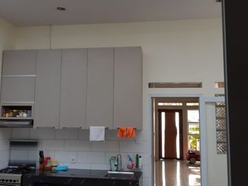 DIJUAL RUMAH RASA VILLA – FULLY FURNISHED – KATUMIRI CIHANJUANG BANDUNG BARAT