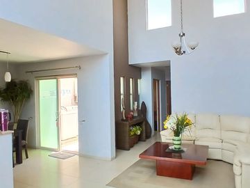 Casa amueblada en zona real