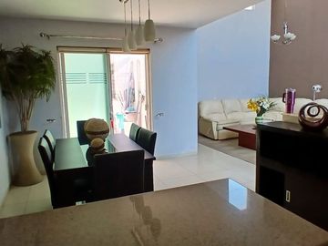 Casa amueblada en zona real
