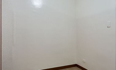 TREES06XXT18: For Rent Semi Furnished 1BR in Trees Residences
