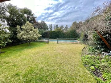 Se vende casa en sector Av. España, Rucatremo, Curicó. 4 piezas 3 baños
