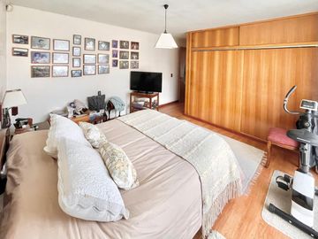 Se vende casa en sector Av. España, Rucatremo, Curicó. 4 piezas 3 baños