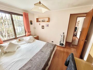 Se vende casa en sector Av. España, Rucatremo, Curicó. 4 piezas 3 baños