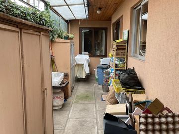 Se vende casa en sector Av. España, Rucatremo, Curicó. 4 piezas 3 baños