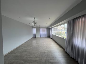 Se Vende Acogedor E Iluminado Departamento En Surco