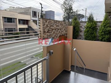 Se Vende Acogedor E Iluminado Departamento En Surco
